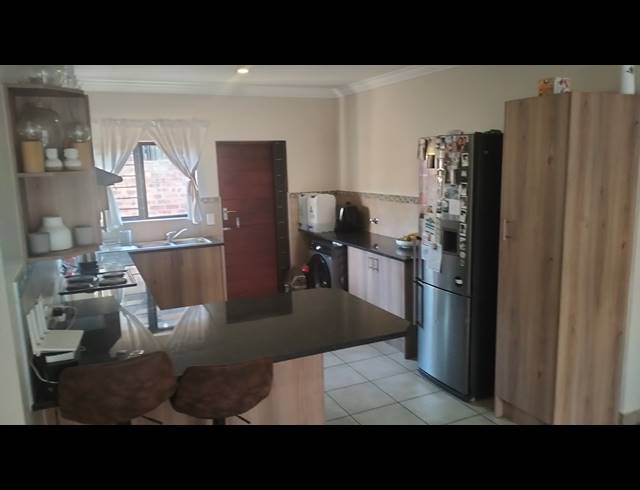 3 BEDROOM SECTIONAL TITLE FOR SALE IN EQUESTRIA